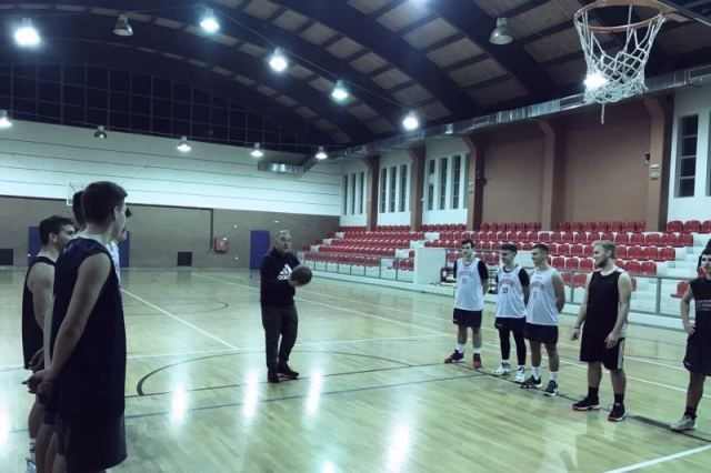 Ο Δήμαρχος «προπονήθηκε» με τα παιδιά του Έσπερου - ΦΩΤΟ