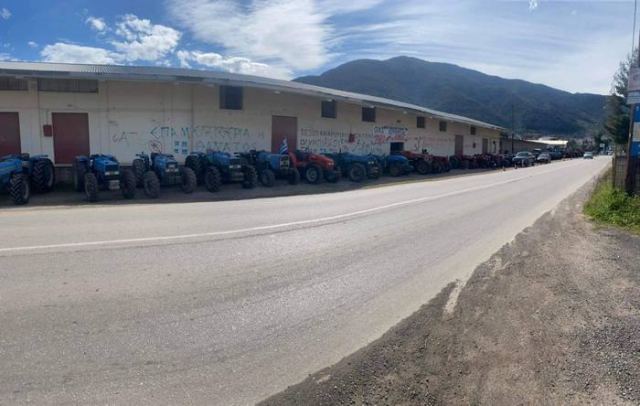 Τα τρακτέρ βγήκαν στους δρόμους της Αταλάντης (Βίντεο)