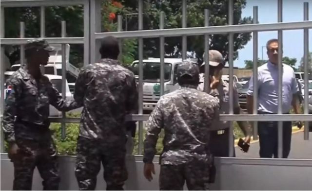 Άγιος Δομίνικος: Δολοφόνησαν τον υπουργό Περιβάλλοντος μέσα σε κυβερνητικό κτίριο