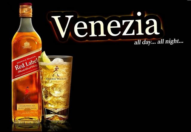 Venezia: Απόψε παρτάρουμε δυνατά με Johnnie & Ginger!