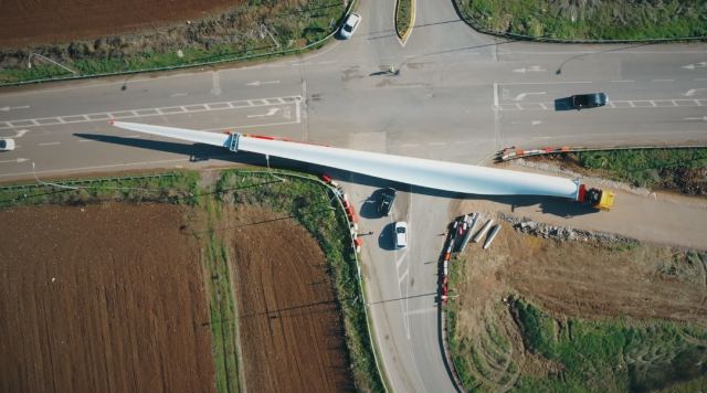 Εντυπωσιακό βίντεο από τη μεταφορά ανεμογεννητριών!