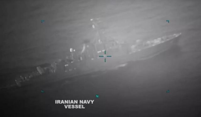 Βίντεο ντοκουμέντο από την επίθεση ενόπλων κατά ελληνόκτητου Τάνκερ στον Κόλπο του Ομάν