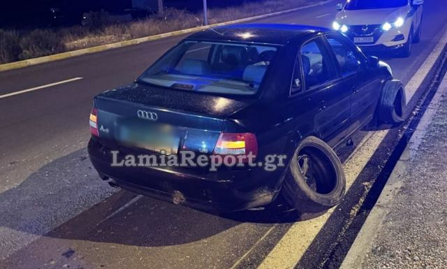 Λαμία: Έπεσε πάνω στον κόμβο και διέλυσε τις ρόδες - ΦΩΤΟ