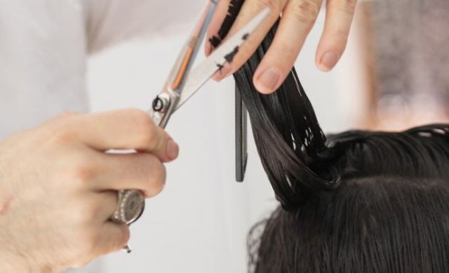 Στερεά: Περίμεναν να κουρευτούν και το πλήρωσαν ακριβά!