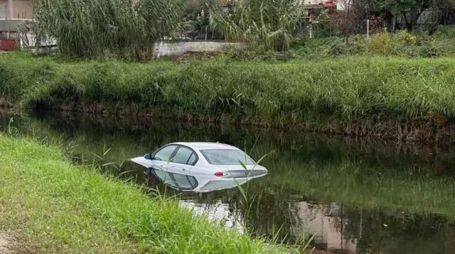 Τρίκαλα: Αυτοκίνητο έκανε «βουτιά» στο ποτάμι