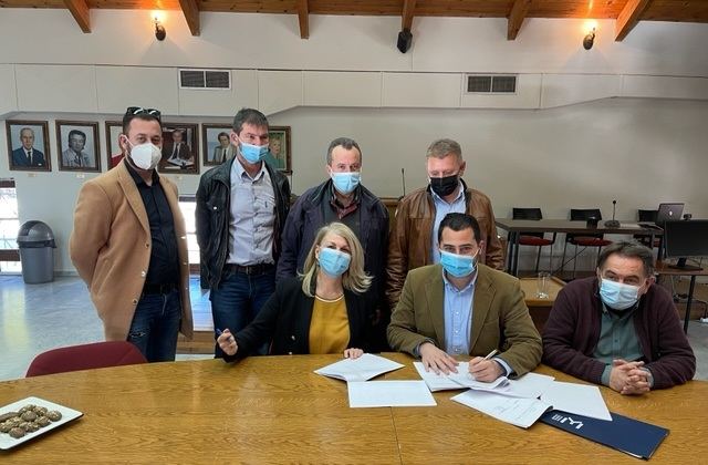 Στυλίδα: Έπεσαν οι υπογραφές για το έργο της ανάπλασης της κεντρικής πλατείας - ΦΩΤΟ