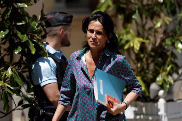 Χρυσούλα Ζαχαροπούλου: «Έβαλε το χέρι της μέσα μου» περιγράφει πρώην ασθενής της