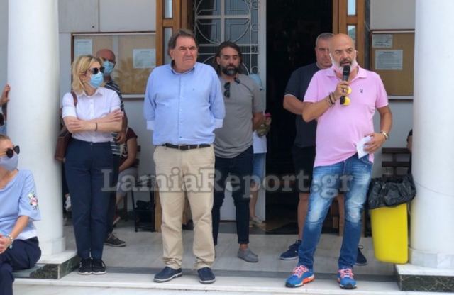 Καμένα Βούρλα: «Ούτε κατσαρίδες δεν μένουν σε αυτό το ξενοδοχείο» (ΒΙΝΤΕΟ-ΦΩΤΟ)