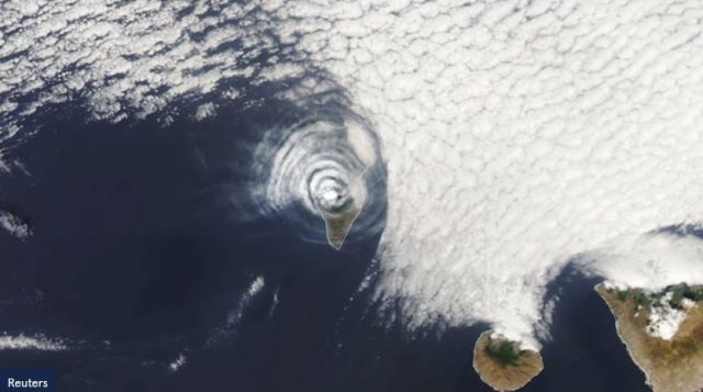 Λα Πάλμα: Το αεροδρόμιο τέθηκε εκτός λειτουργίας λόγω στάχτης από την έκρηξη του ηφαιστείου