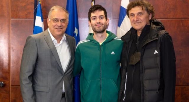 Θεοδωρικάκος σε Μίλτο Τεντόγλου: «Σε ευχαριστούμε που κάνεις υπερήφανους τους Έλληνες»