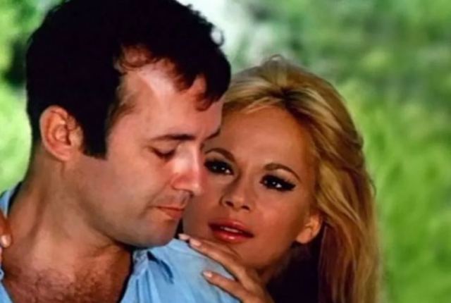 Αλίκη Βουγιουκλάκη: 