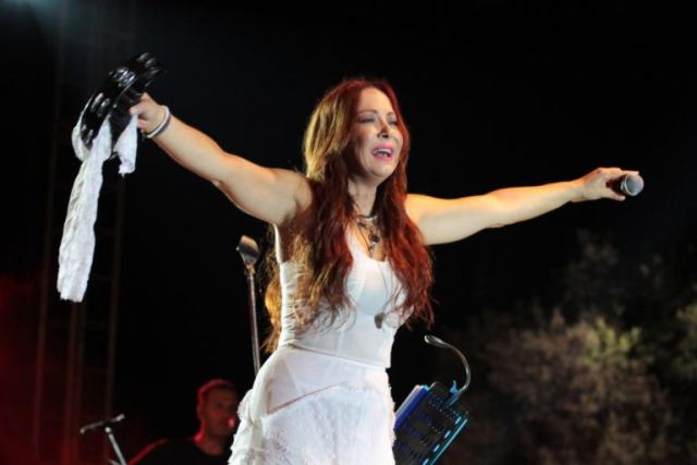 Μελίνα Ασλανίδου: Στην Δίωξη για τη γυμνή φωτογραφία! [pics]