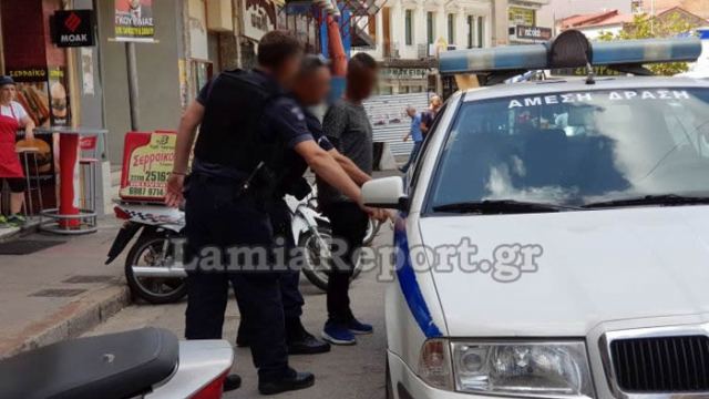 Λαμία: Έκλεψαν Laptop από ιατρείο και βγήκαν βόλτα στην πλατεία