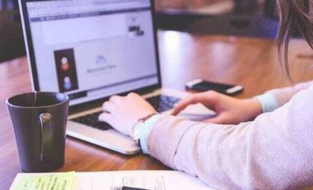 Ψηφιακή Κάρτα Εργασίας: Πού θα εφαρμοστεί από 1η Ιουλίου - Τι ισχύει για τηλεργασία