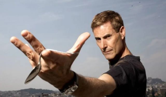 Ο Γιούρι Γκέλερ προειδοποιεί τον Πούτιν: «Με τη δύναμη του μυαλού θα σε αποτρέψω από μία πυρηνική επίθεση»