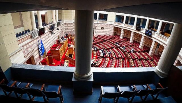 Βουλή - Εξεταστική Επιτροπή για τις παρακολουθήσεις: Καταθέτει ο πρώην διοικητής της ΕΥΠ Γιάννης Ρουμπάτης