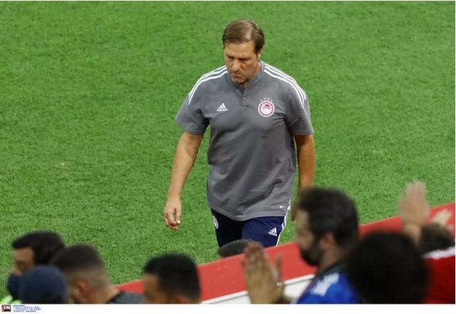 Μήνυμα οπαδών του Ολυμπιακού σε Μαρτίνς: «Έκλεισε ο κύκλος σου»