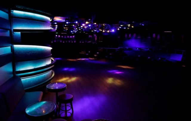 Γαλλία: Εκατοντάδες μυστηριώδεις επιθέσεις με… σύριγγες σε συναυλίες και νυχτερινά κέντρα