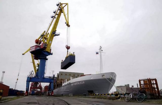 Ουκρανία: To πρώτο πλοίο με δημητριακά αναχώρησε από το κατεχόμενο λιμάνι του Μπερντιάνσκ