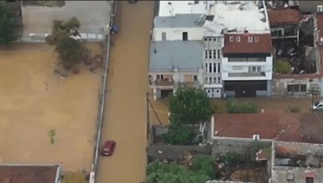 Ο Βόλος «θαμμένος» κάτω από τόνους νερού - Εικόνες από drone