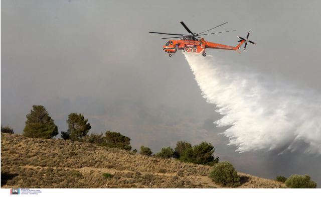 Φωτιά σε Γλυφάδα - Βούλα: Υπήρχαν 3 διαφορετικές εστίες - Η ενημέρωση από την Πολιτική Προστασία