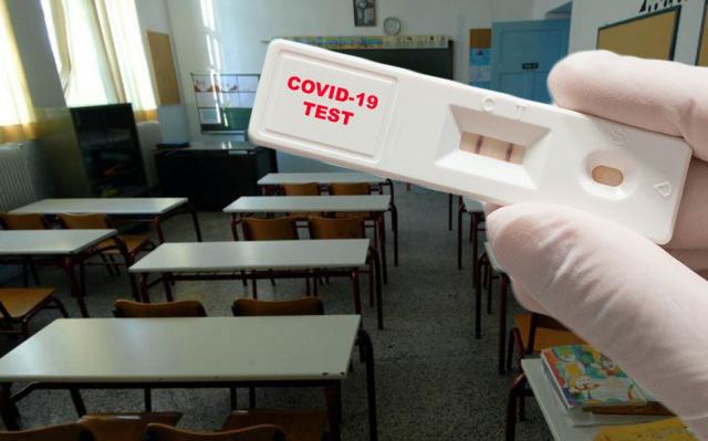 Σχολεία: Ξεπεράσαμε τα 10.000 κρούσματα σε μαθητές - 1.167 εκπαιδευτικοί εκτός!