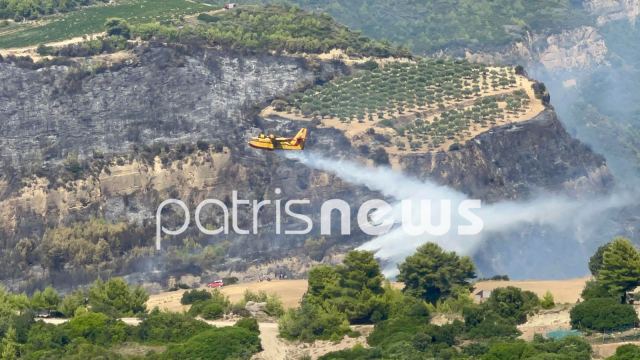 Ηλεία: Αναζωπυρώσεις στην πυρκαγιά της Κορυφής – Εντολή για προληπτική εκκένωση