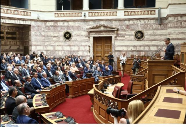 Ο γάμος των ομόφυλων και οι κλειστές πόρτες υπουργών ενόχλησαν τους βουλευτές της ΝΔ