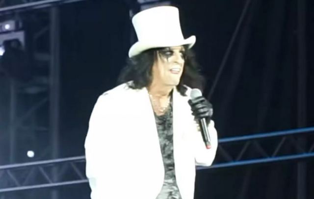 Scorpions και Alice Cooper έβαλαν φωτιά στο ΟΑΚΑ - Η συναυλία και η πιο ξεχωριστή στιγμή της