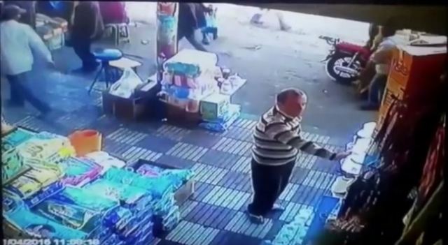 Τη χούφτωσε και τον έβγαλε νοκ άουτ με μια μπουνιά! (ΒΙΝΤΕΟ)