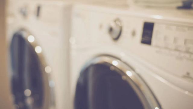 Γυναίκα έβαλε 4χρονο σε στεγνωτήριο ρούχων, πάτησε το κουμπί και το παιδί άρχισε να γυρίζει «γύρω γύρω»