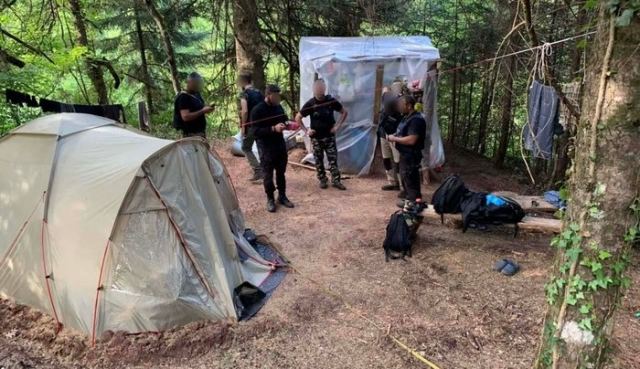 Έφοδοι και συλλήψεις στη Λαμία για τη χασισοφυτεία στα Άγραφα