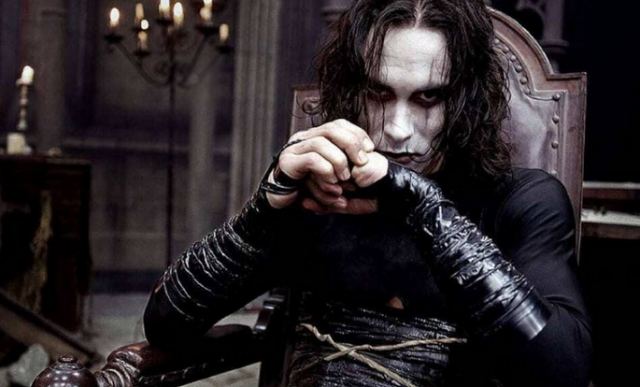 «The Crow»: To Κοράκι ξαναχτυπά με νέο remake της ταινίας