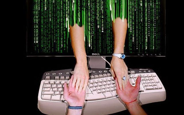 «Έχω εξάρτηση από το ιντερνετικό σεξ», λέει ο αξιωματικός της Πυροσβεστικής