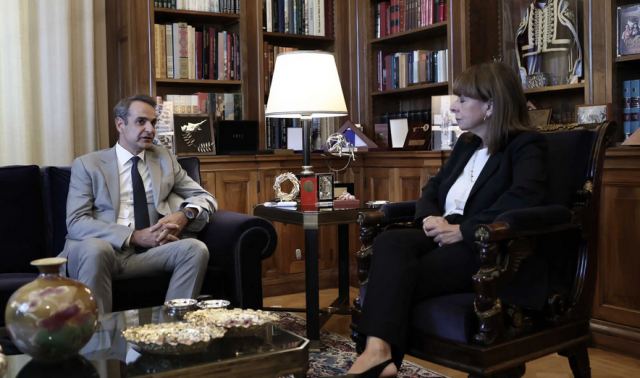 Μητσοτάκης σε Σακελλαροπούλου: Την επόμενη εβδομάδα οι ανακοινώσεις για μείωση της τιμής του φυσικού αερίου