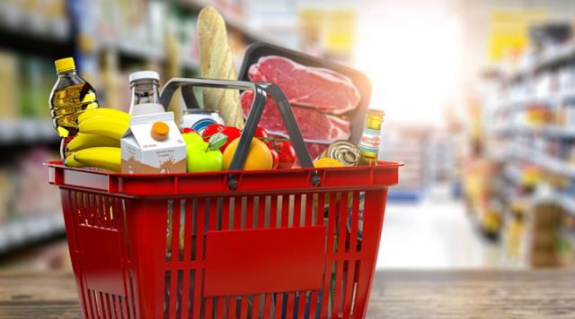 Στα ράφια των σούπερ μάρκετ οι ταμπέλες για τα προϊόντα με έκπτωση 5% - «Πράσινο φως» για 100 κωδικούς