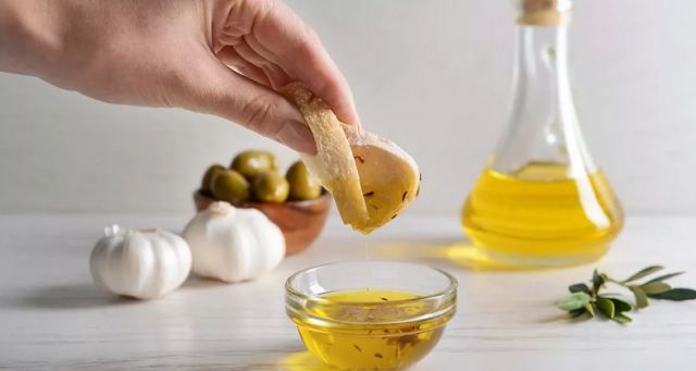 Το υγρό χρυσάφι της Μεσογείου που προφυλάσσει από καρκίνο και νόσο Αλτσχάιμερ