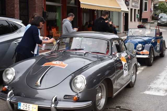 Τα ομορφότερα κλασσικά αυτοκίνητα πέρασαν από τη Δυτική Φθιώτιδα