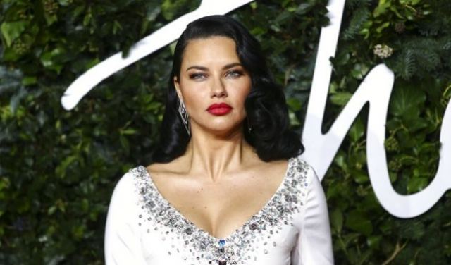 Andriana Lima: Με φουσκωμένη κοιλιά στο σόου του Alexander Wang