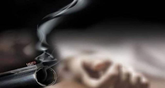 Ώρες αγωνίας για 45χρονη που φέρεται να αυτοπυροβολήθηκε