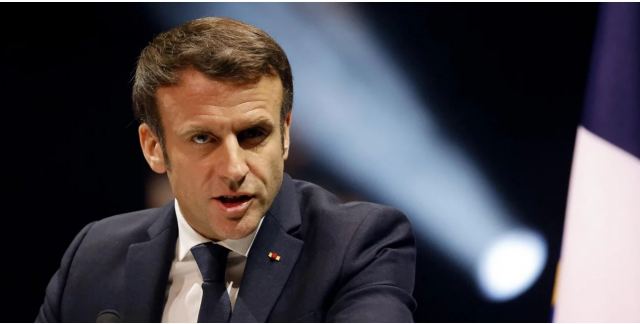 Μακρόν σε Ζελένσκι: Θα εργαστούμε για την επιβολή νέων κυρώσεων εναντίον της Ρωσίας