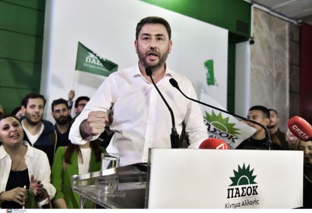 Ανδρουλάκης: Ξαναπιάνουμε το νήμα της ιστορίας - Απόψε αναγεννήθηκε το ΠΑΣΟΚ