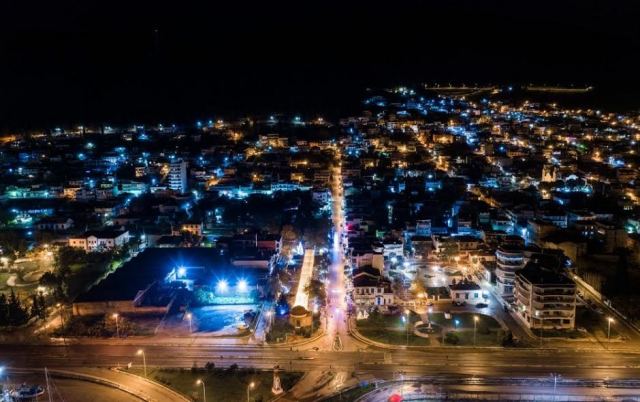 Ο Δήμος Στυλίδας φοράει τα γιορτινά του