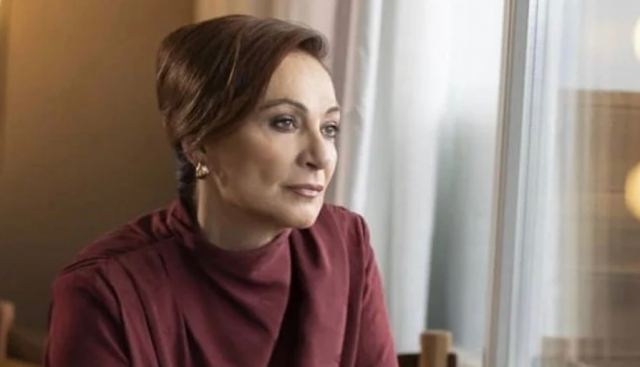 Ξεσπά η Φιλαρέτη Κομνηνού: «Σιώπησε, η χώρα μας καταστρέφεται, ντροπή»