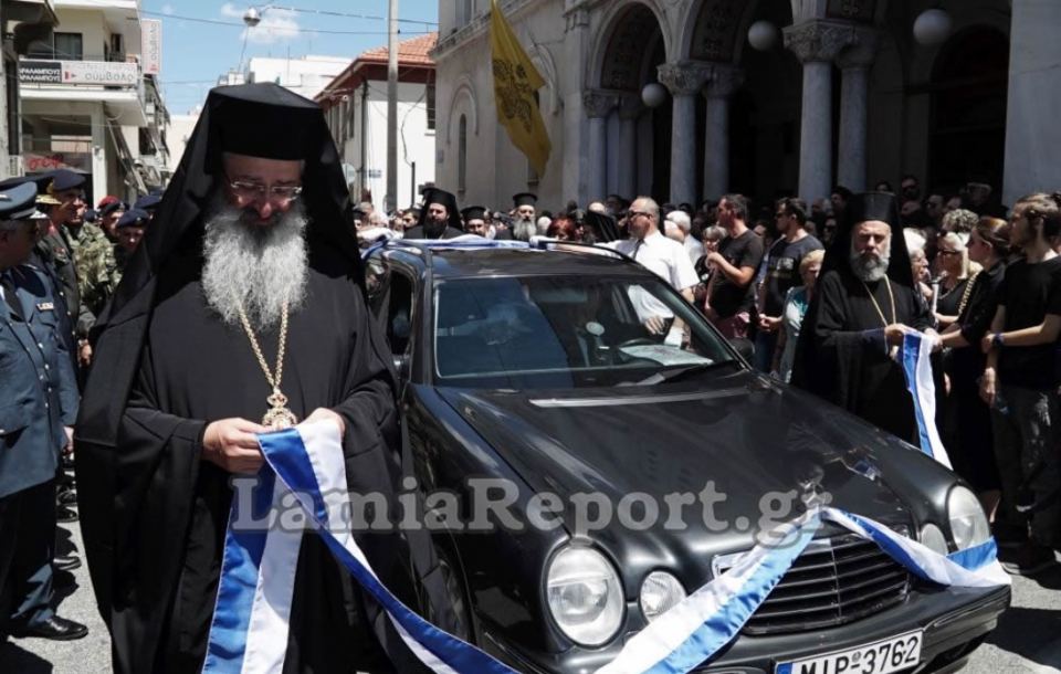 Η πομπή του ιερού σκηνώματος του Μητροπολίτη Φθιώτιδας στην πόλη που αγάπησε