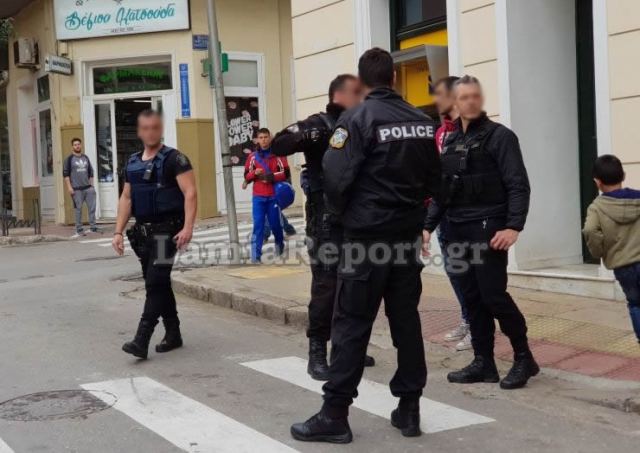 Λαμία: Πιάστηκαν μαλλί με μαλλί, κυριολεκτικά, στην πλ. Πάρκου