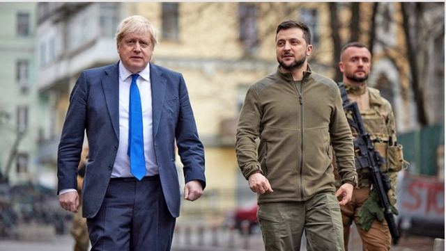 Πόλεμος στην Ουκρανία: Σχέδιο για νατοϊκό στρατό στα σύνορα της Συμμαχίας - Όπλα στο Κίεβο στέλνει το Λονδίνο