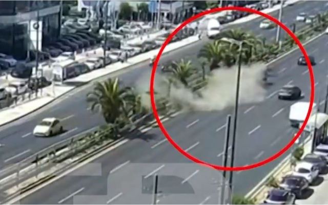 Συγγρού: Βίντεο με το σοκαριστικό τροχαίο – Καρέ καρέ η ανατροπή του ΙΧ