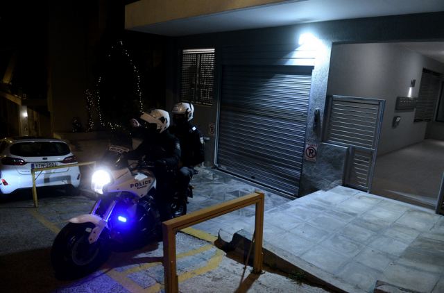 Επεισοδιακή καταδίωξη στο κέντρο της Αθήνας - 20χρονος επιχείρησε να παρασύρει αστυνομικούς