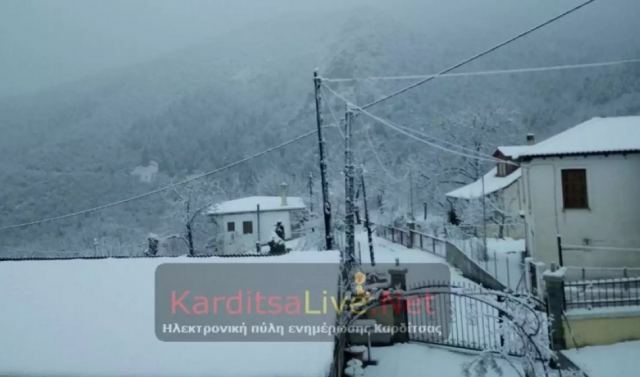 Πυκνές χιονοπτώσεις στα ορεινά της Καρδίτσας